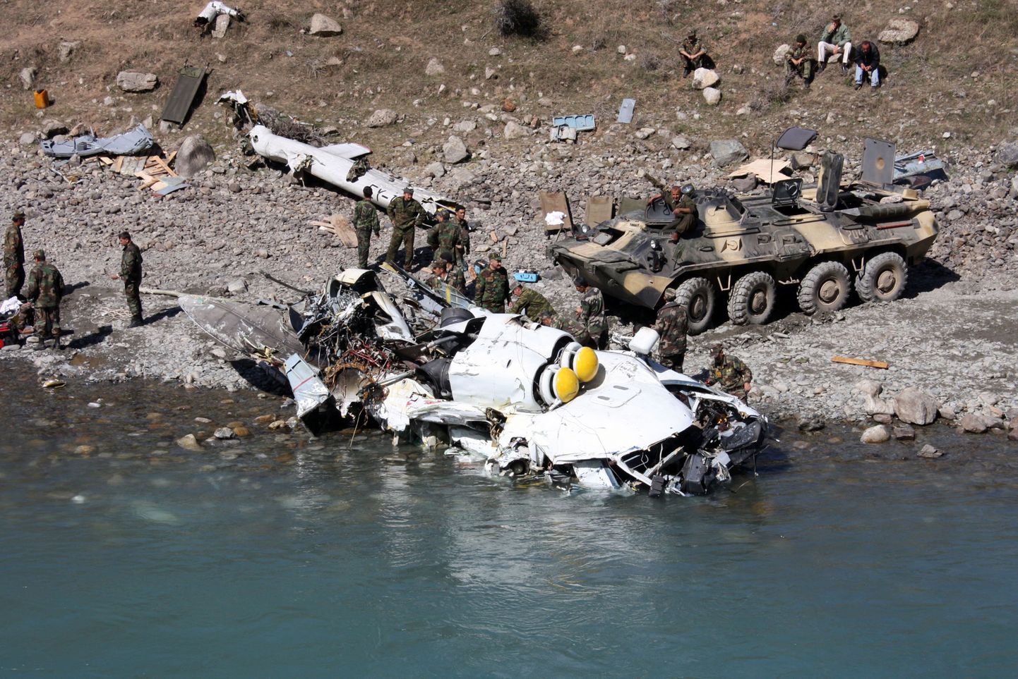 2010. aastal Tadžikistanis alla kukkunud MI-8 rusud.
