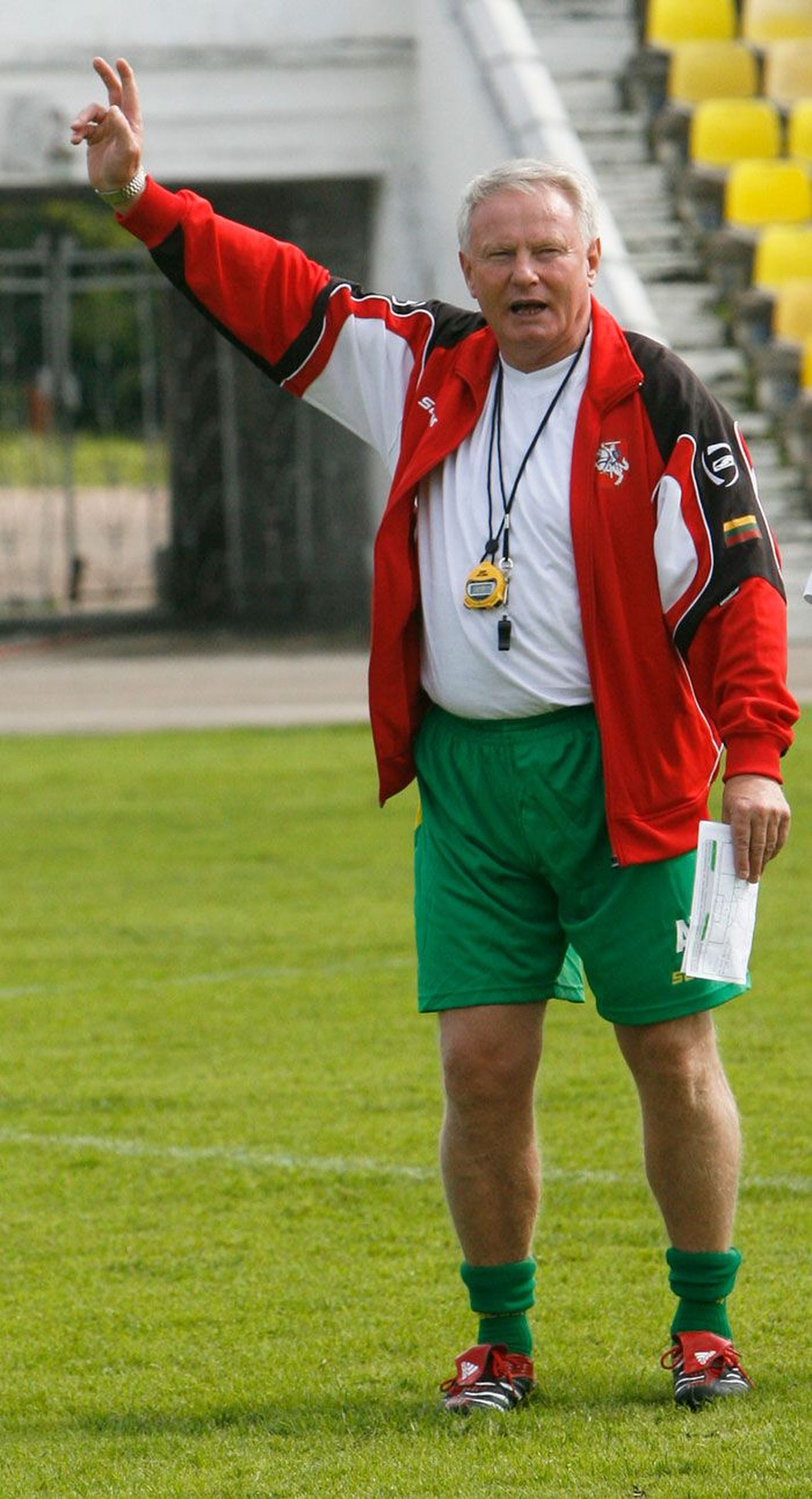 Sel nädalal Tartu FC Santose peatreeneriks palgatud Algimantas Liubinskas on lisaks Leedu koondisele karjääri jooksul juhendanud ka Leedu, Poola, Ukraina ja Kasahstani klubisid.