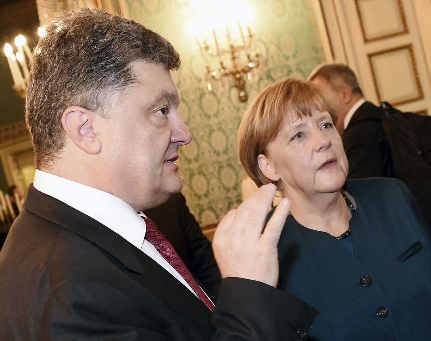 Ukraina president Petro Porošenko koos Saksa kantsleri Angela Merkeliga oktoobris Milanos.