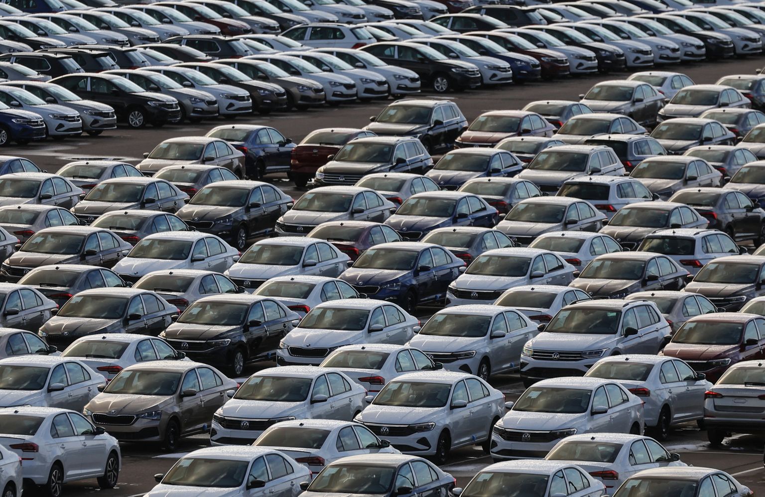 Jaunas Škoda un Volkswagen automašīnas