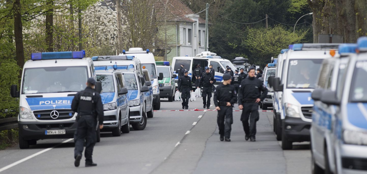 Saksmaa politsei uurimas eilseid plahvatusi Dortmundi Borussia jalgpallimeeskonna bussi lähistel.