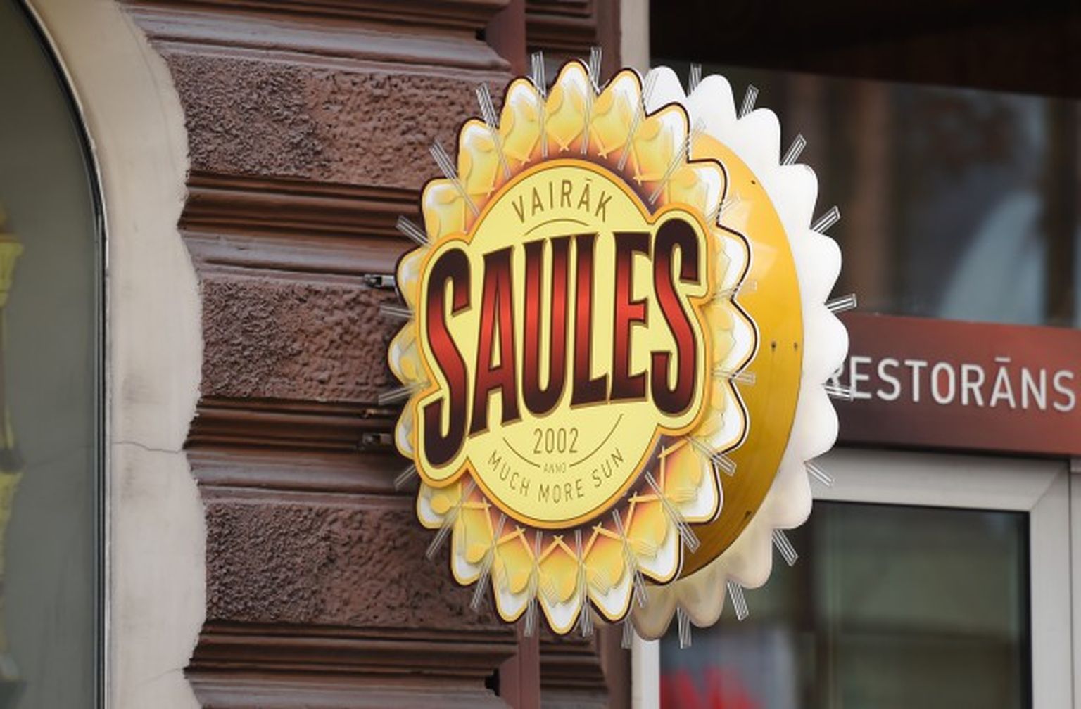 Restorāns "Vairāk saules" Dzirnavu ielā
