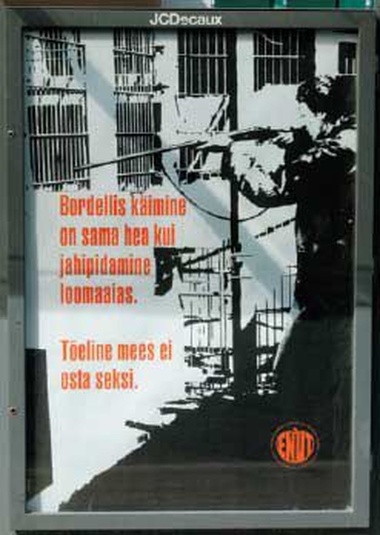Seksiostu taunivad plakatid Tallinnas.