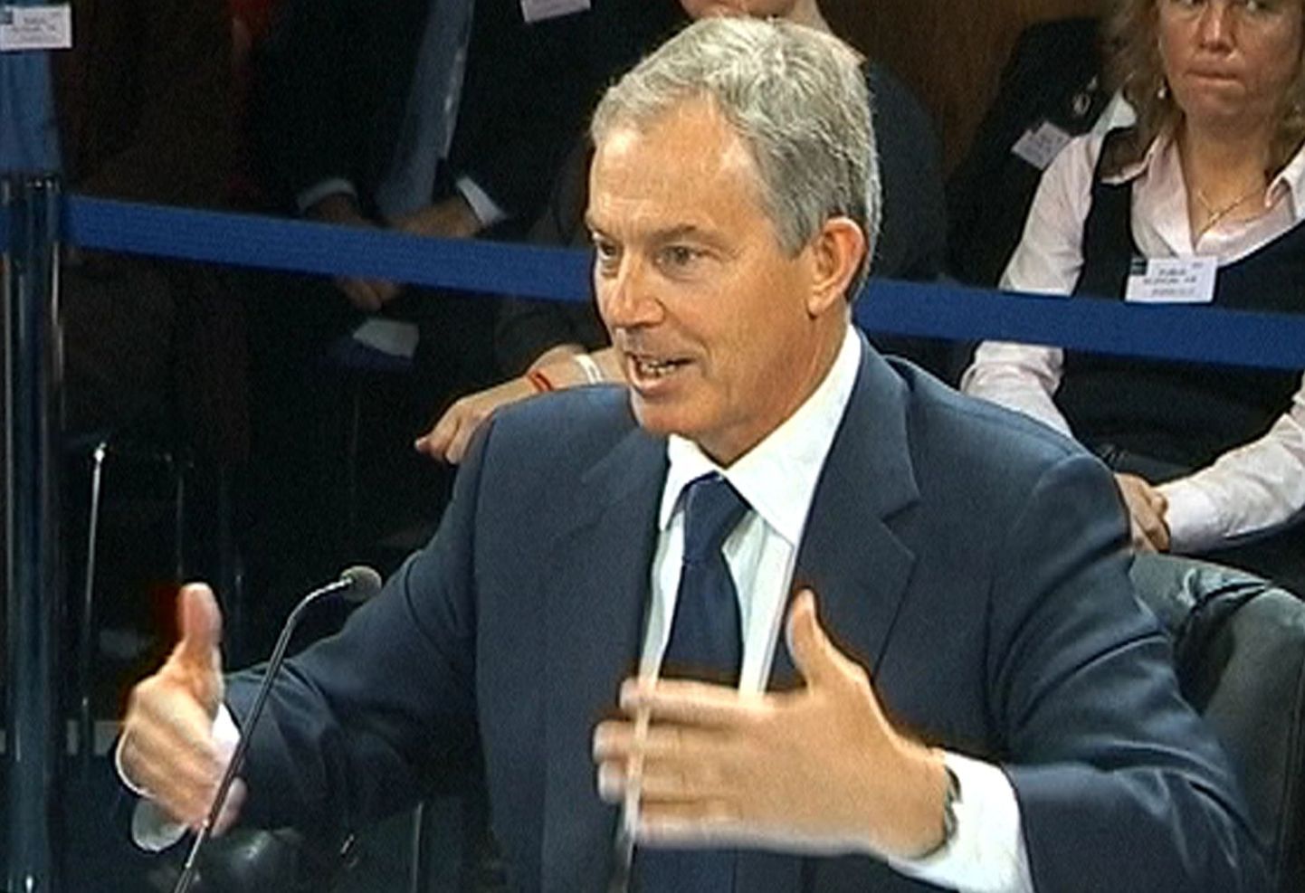 Endine peaminister Tony Blair Iraagi sõja kohta uurimiskomisjoni ees aru andmas.