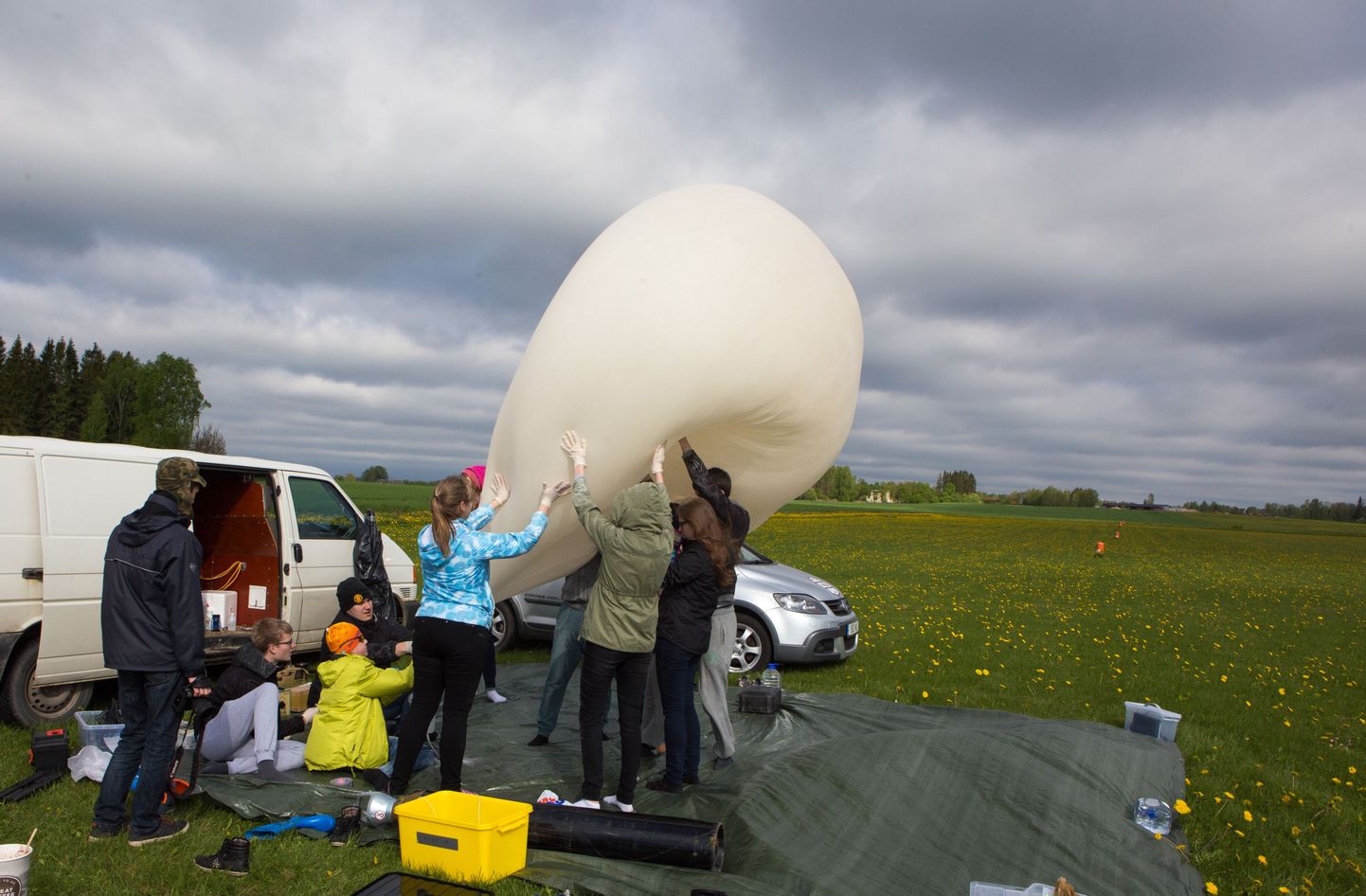 Viljandi noored sooritasid 27. juunil maailma esimese teadusteatri katse stratosfääris.