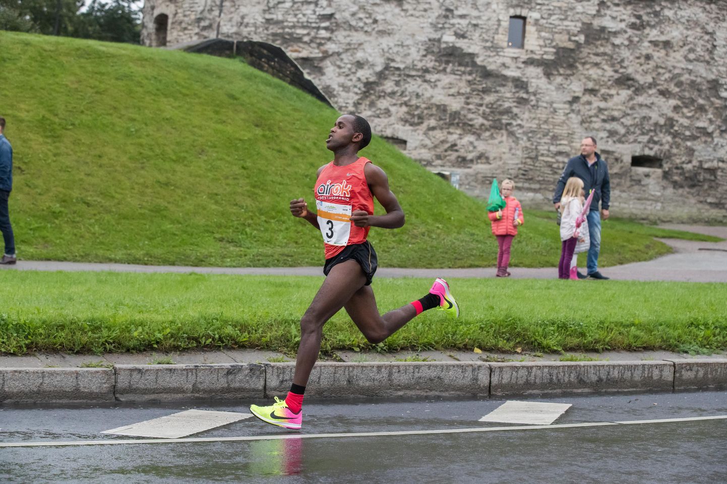 Ibrahim Mukunga Tallinna maratonil.