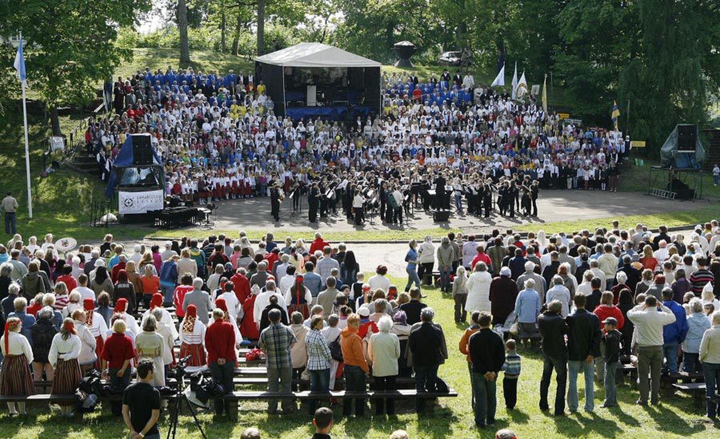 Juuni esimesel laupäeval saab Viljandi lauluväljakul kuulda maakonna koore, nii nagu ka paari aasta eest.