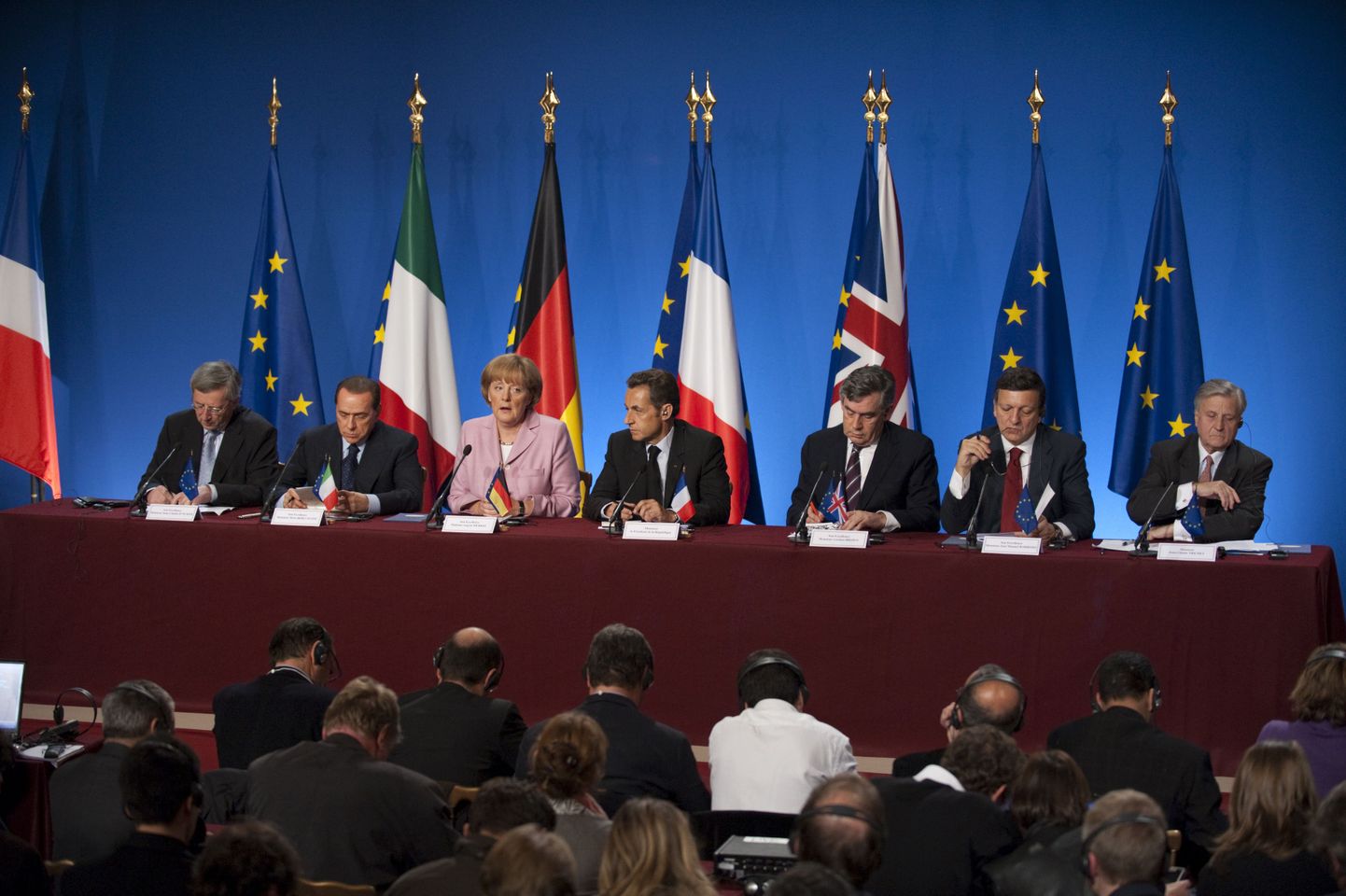Euroopa Liidu suurriikide ja institutsioonide juhid lubasid  finantskriisi vastu võidelda kooskõlastatult.