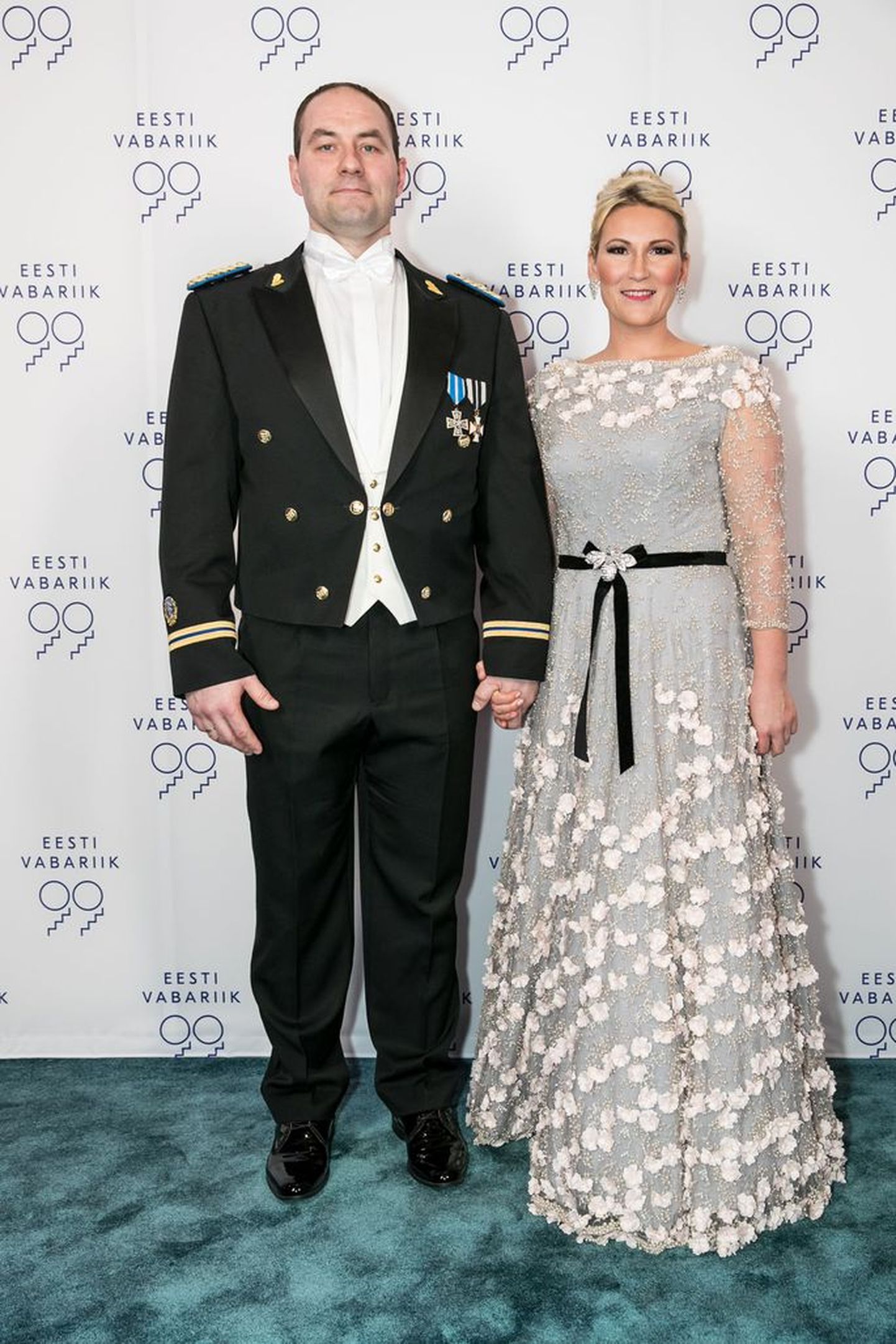 EV99. Aasta suurpere vanemad Janne ja Peeter Aan. Janne kannab Mammu couture kleiti.