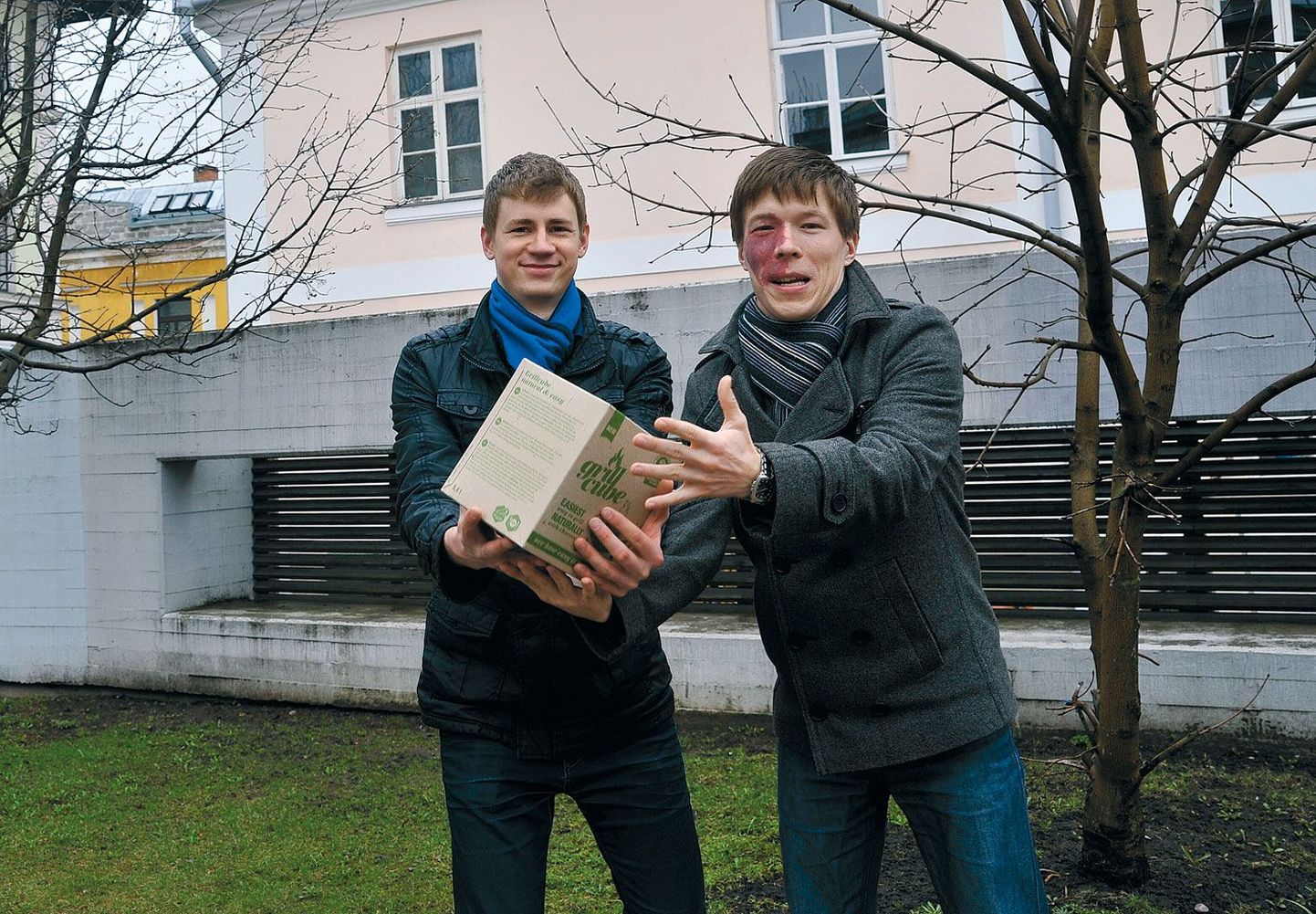 Ettevõtjad Mart Raus (vasakul) ja Vahur Mäe loodavad, et peale Eesti kogub nende grillimiskuubik tuntust ja kasutajaid kõikjal Euroopas ning Põhja-Ameerikaski.