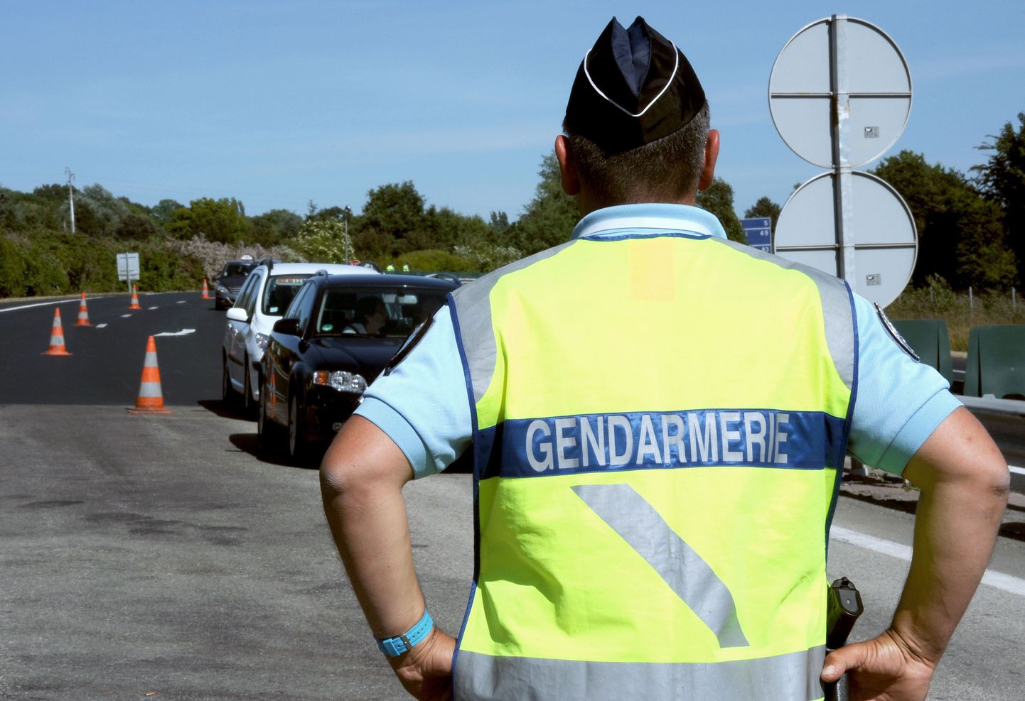 Prantsusmaal sõitis politseinik lastegruppi, üks laps hukkus