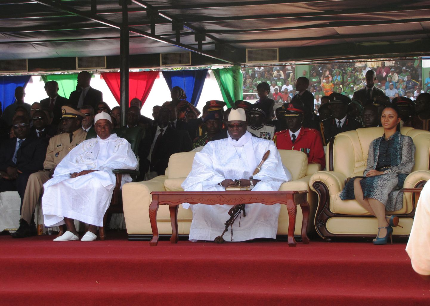 Gambia president Yayah Jammeh (keskel)