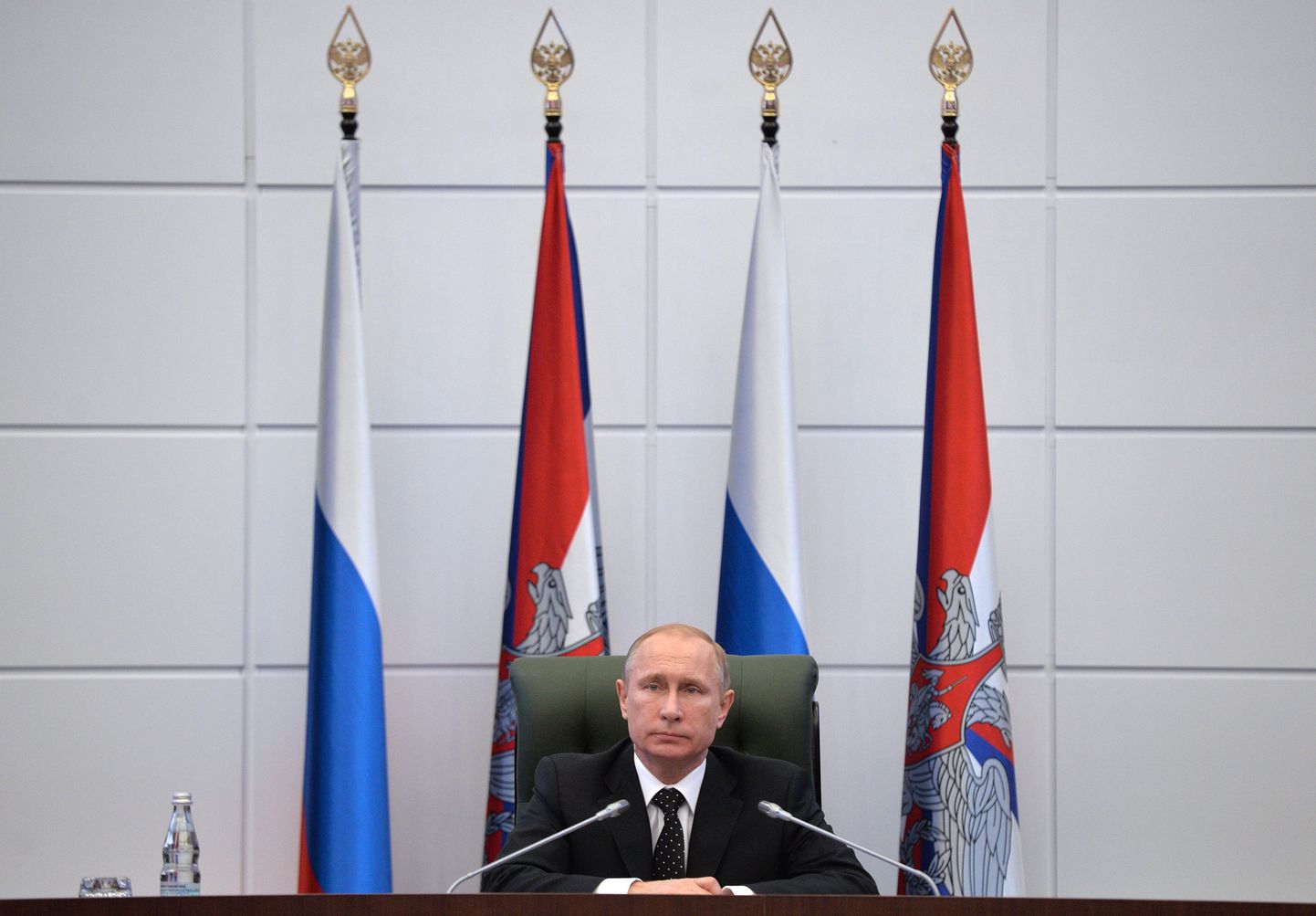 Vene president Vladimir Putin täna kaitseministeeriumis pressikonverentsil.
