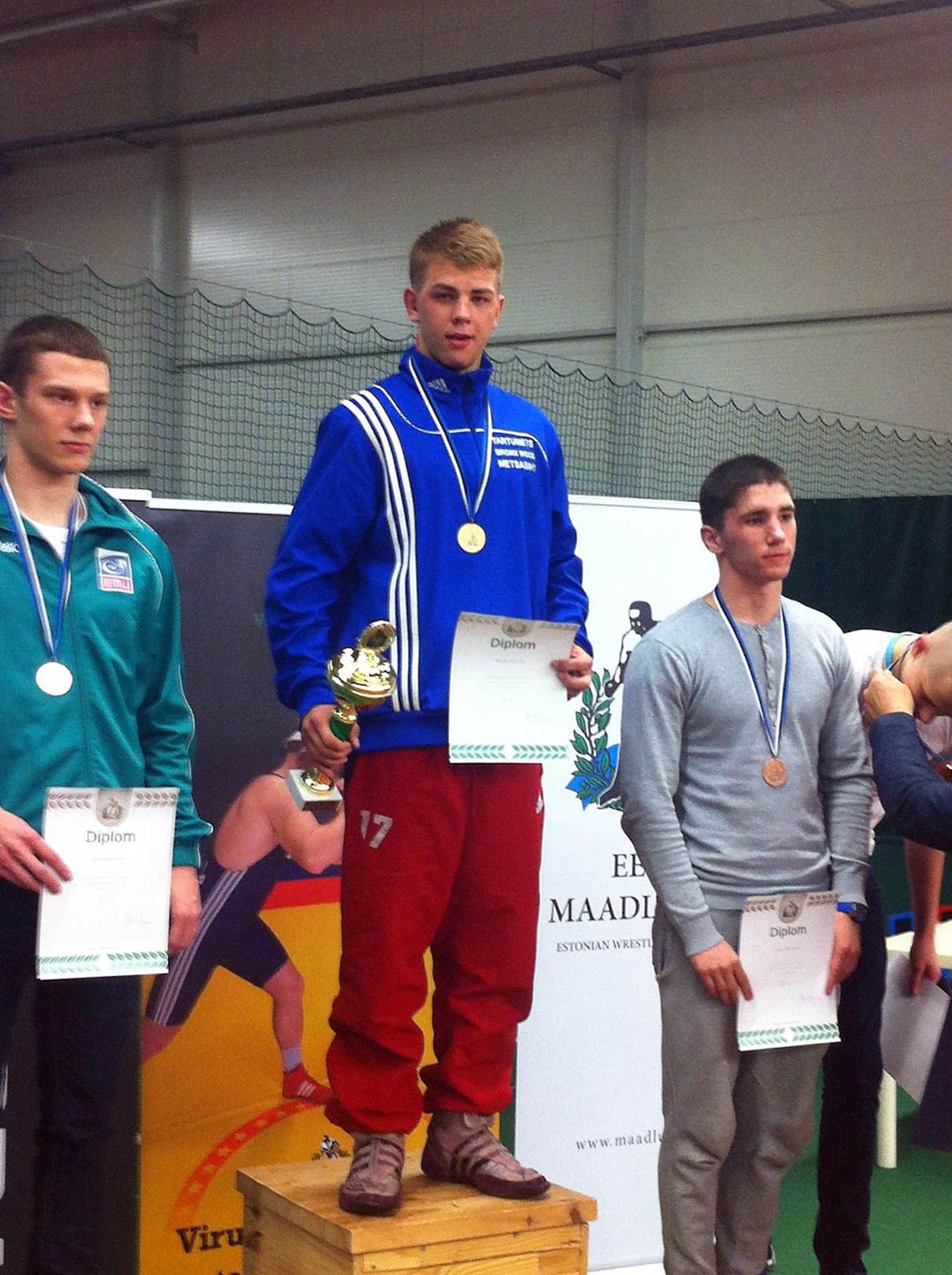 Tartust pärit ja Taanis õppiv Kalev/Englas SK kreeka-rooma maadleja Madis Naartis võitis kuni 66 kg kehakaalus oma esimese juunioride Eesti meistritiitli.