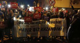 На улицы Стамбула вышли тысячи протестующих против изменения конституции Турции