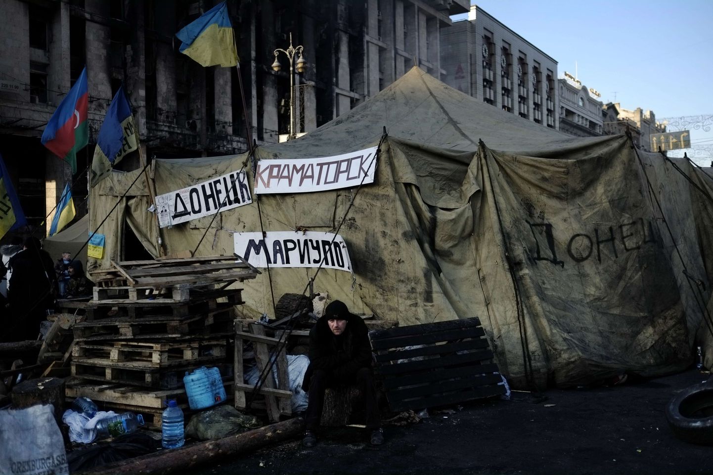 Kiievis Maidanil asuval telgil pinevate sündmuste keskele sattunud linnade nimed: Donetsk, Kramatorsk ja  Mariupol.