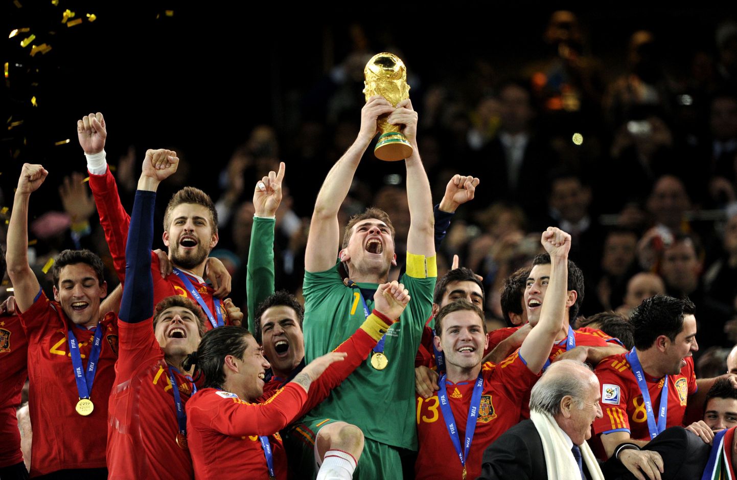 AFP PICTURE OF THE YEAR 2010
Spain's goalkeeper Iker Casillas holds the FIFA World Cup tropfy after winning the 2010 World Cup football final by defeating The Netherlands during extra time at Soccer City stadium in Soweto, suburban Johannesburg on July 11, 2010. NO PUSH TO MOBILE / MOBILE USE SOLELY WITHIN EDITORIAL ARTICLE -     AFP PHOTO / JAVIER SORIANO