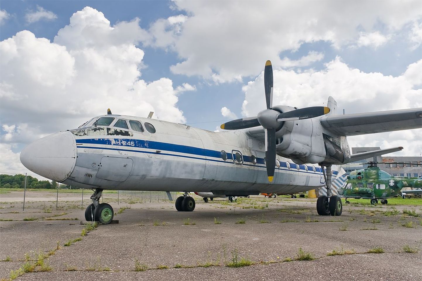 Самолет Ан-24.