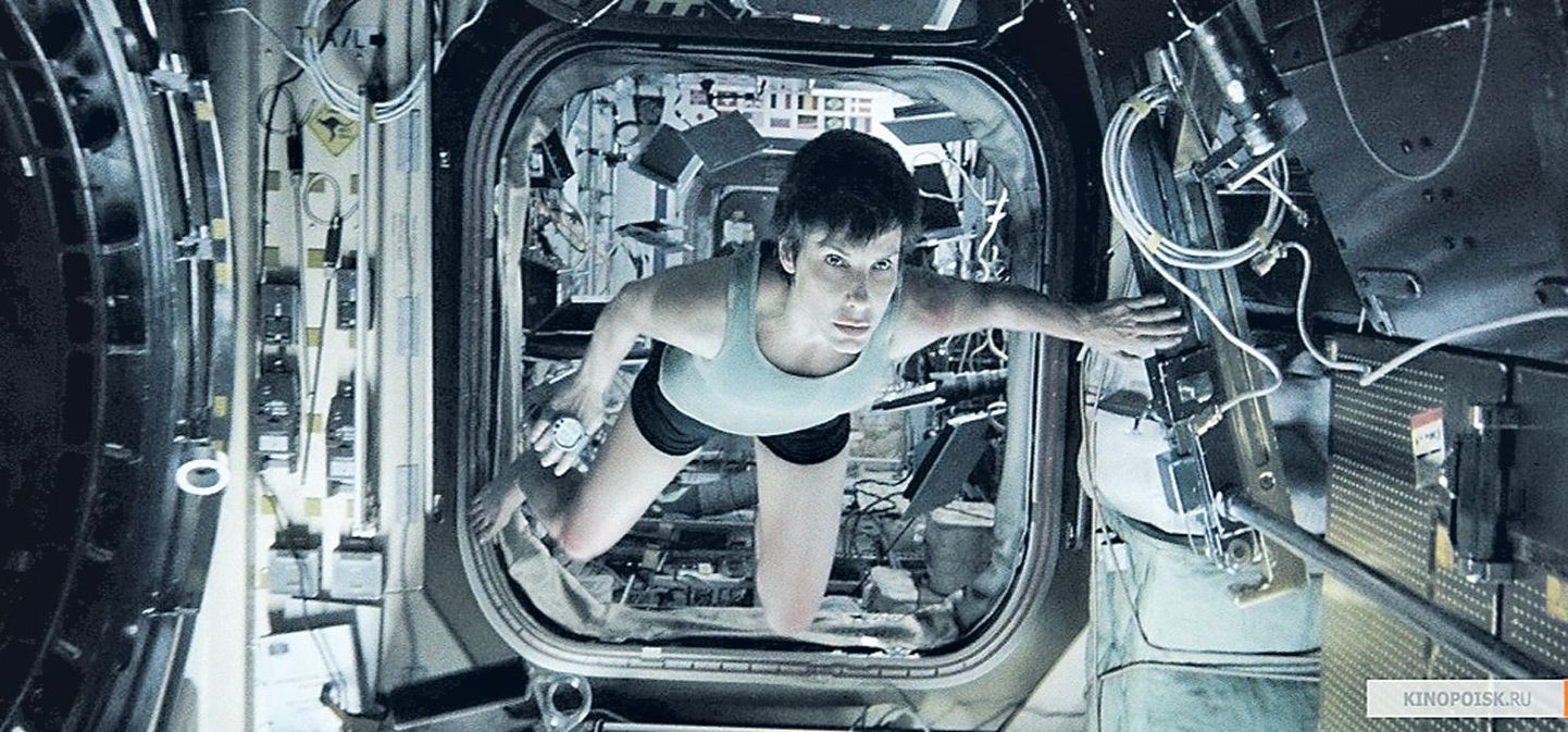 В космосе никто не услышит твоих экзистенциальных проблем: первая космическая миссия доктора Райан Стоун (Сандра Буллок) складывается не самым удачным образом.