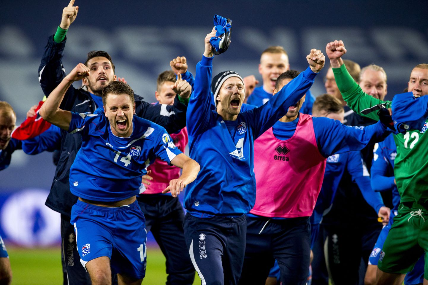 Islandi jalgallikoondis tähistamas play-offi pääsemist.