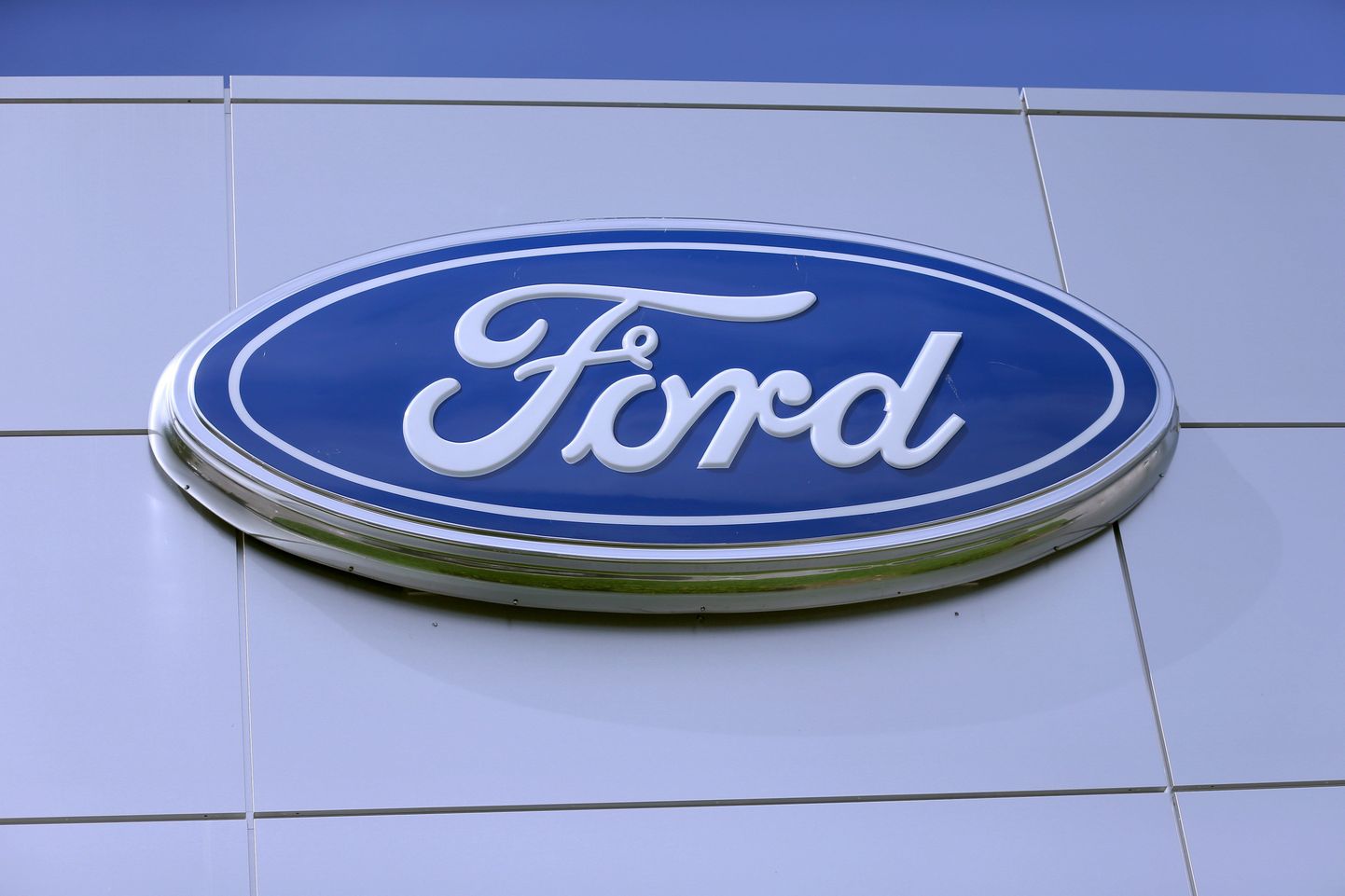 Логотип Ford. Иллюстративное фото.