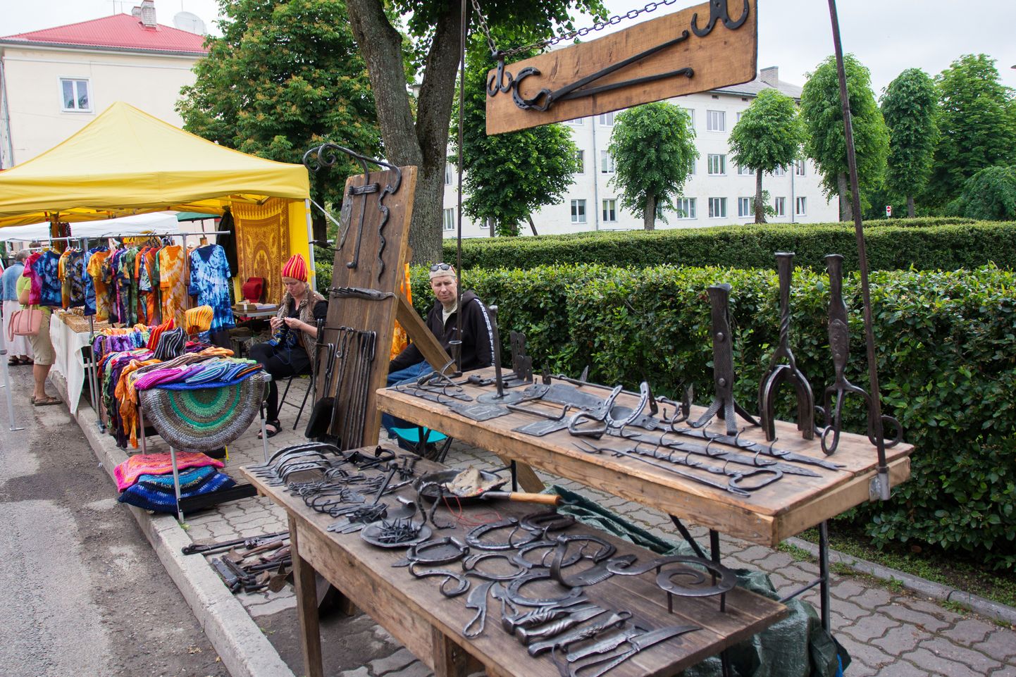 Juuni algul asetleidvatel rahvusvahelistel hansapäevadel Viljandis pakuvad ostuvõimalust nii käsitöölaat, hansaturg kui Mulgi mess.
