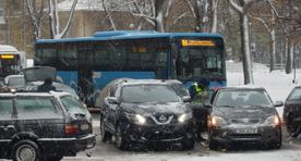 Nelja autoga avarii põhjustas Vabaduse väljakul kaose