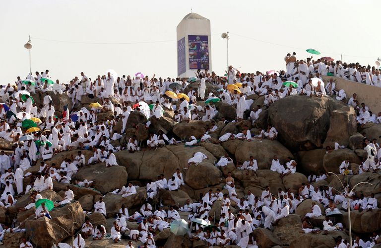 Saudi Araabia. Palverändurid kogunevad Meka linna juures Halastuse mäele.