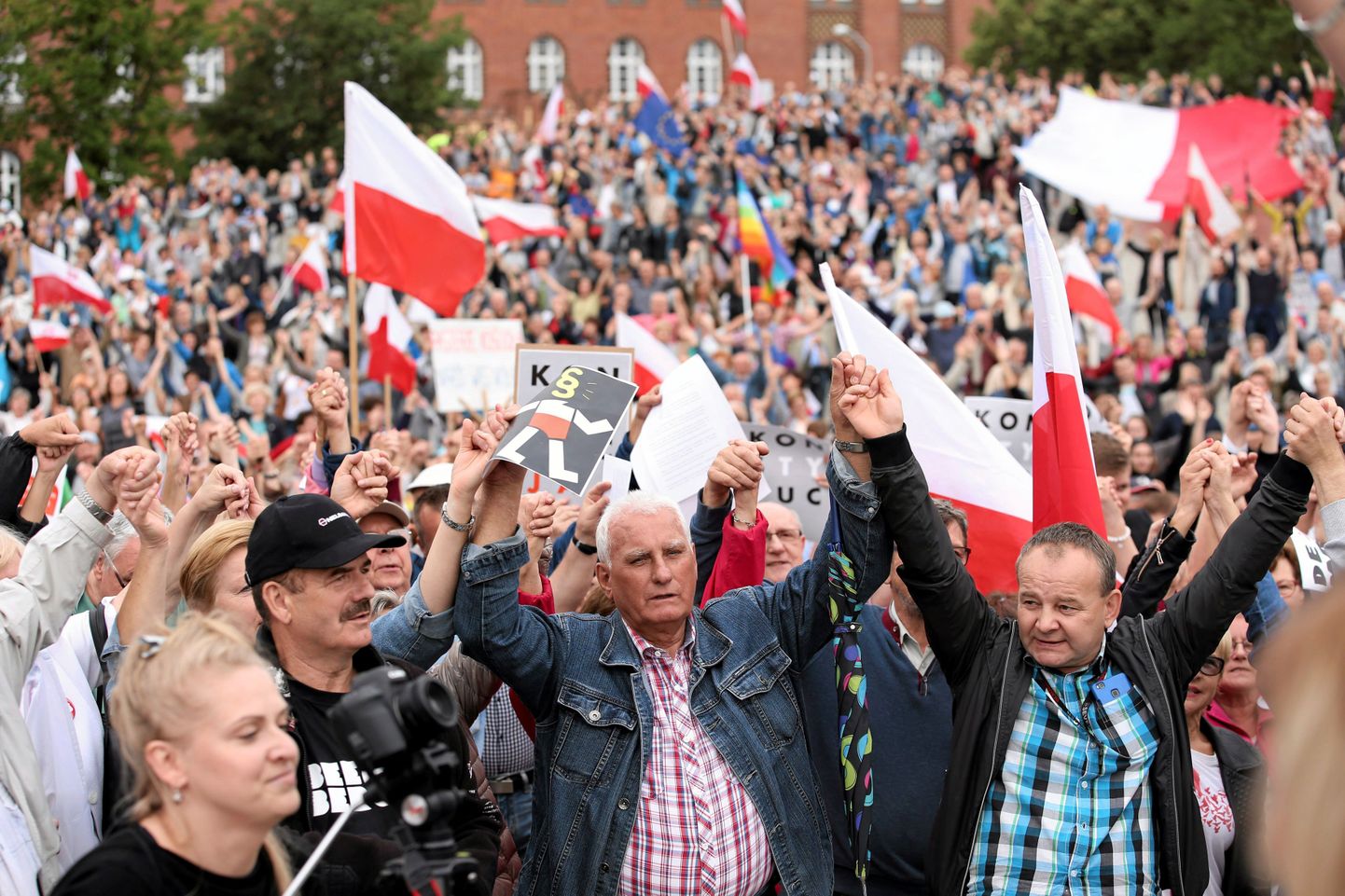 Inimesed meeleavaldusel Poolas