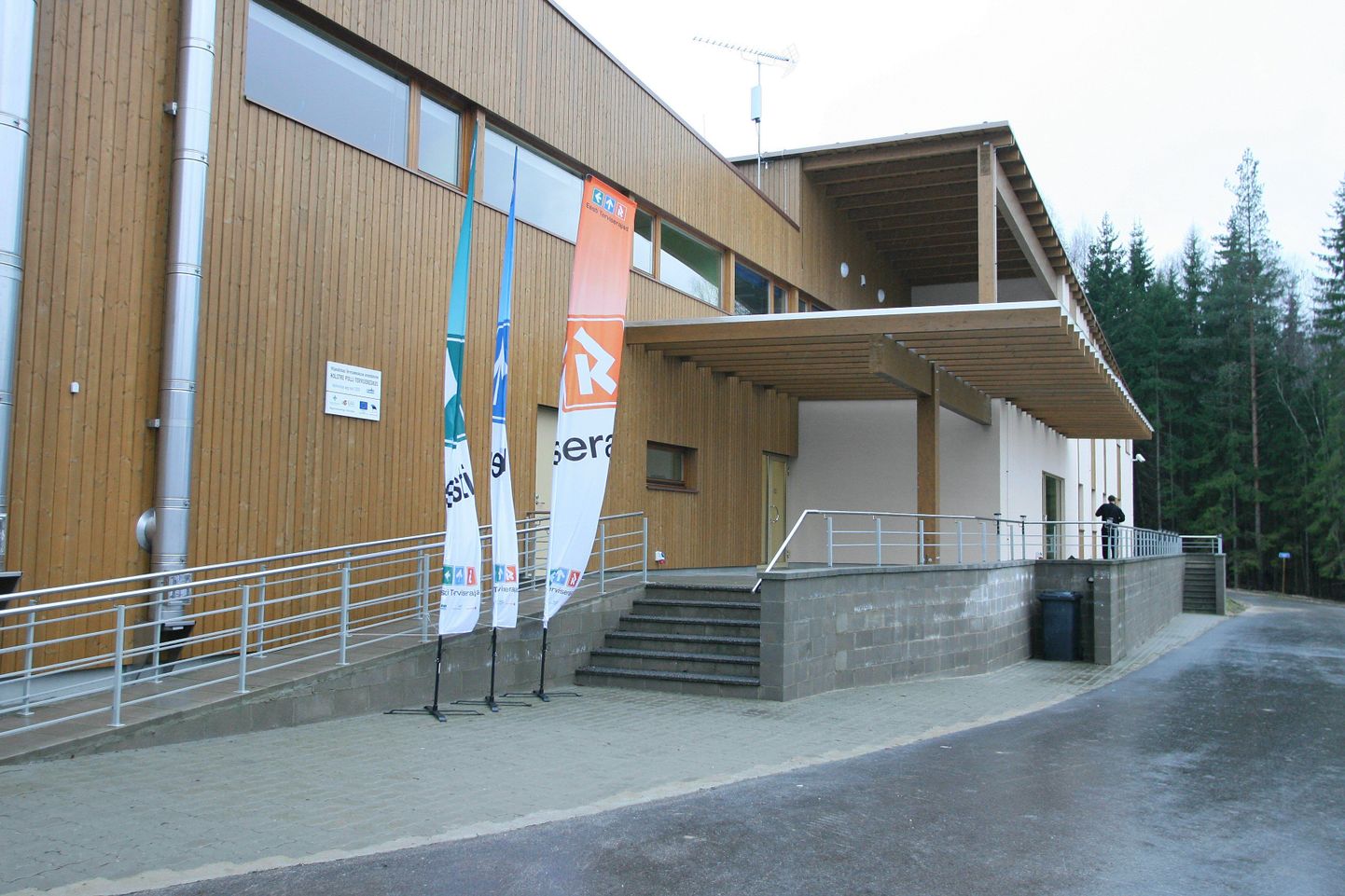 Hasartmängumaksu nõukogu eraldas oma augusti istungil Holstre-Polli tervisekeskusele 2000 eurot perespordipeo korraldamise tarvis.