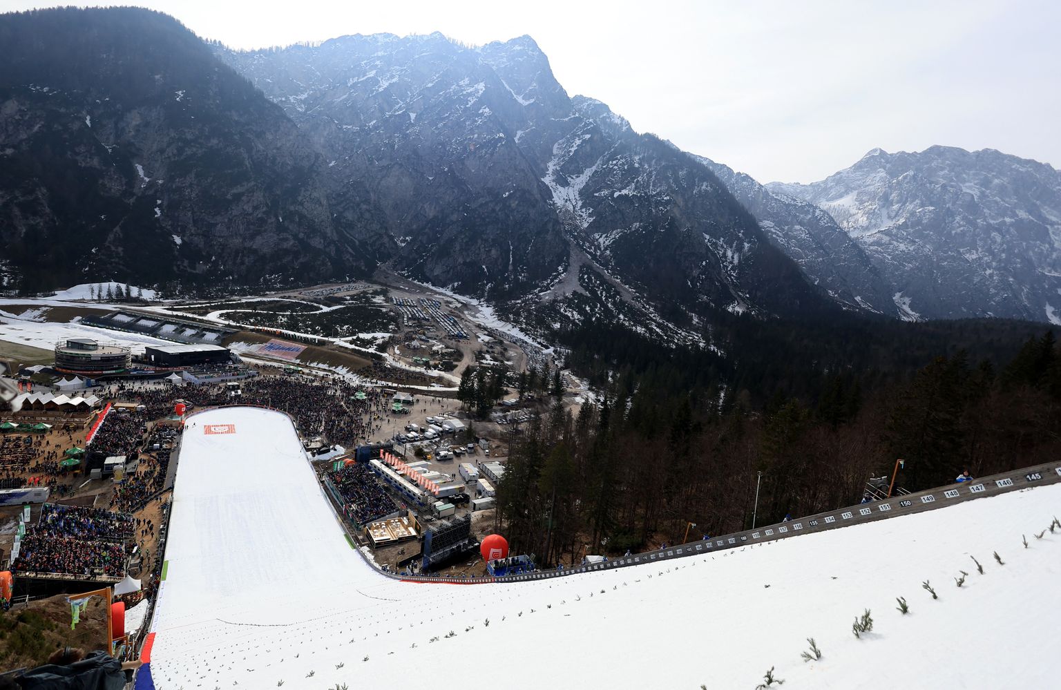 Planica lennumägi.