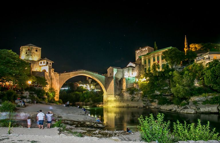 Vaade Mostari sillale.
