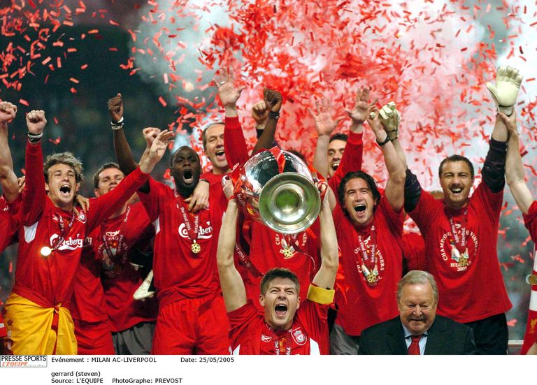 FC Liverpooli meeskond peale 2005. aasta Meistrite Liiga võitu. / Scanpix