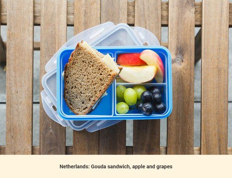 Lõunasöök Hollandis: võileib Gouda juustuga, õunad ja viinamarjad. Foto: