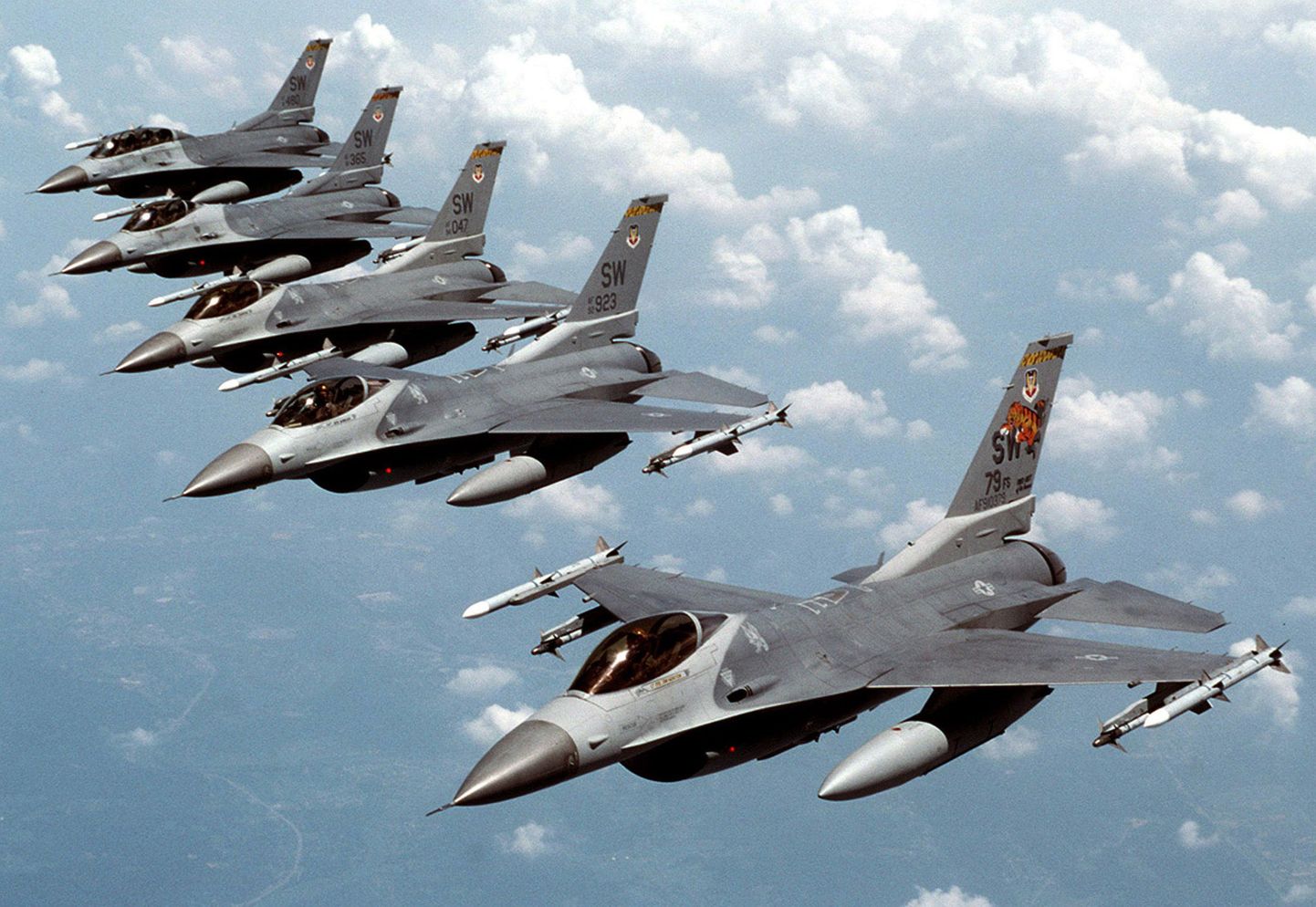 USA õhuvägede hävitajad F-16.