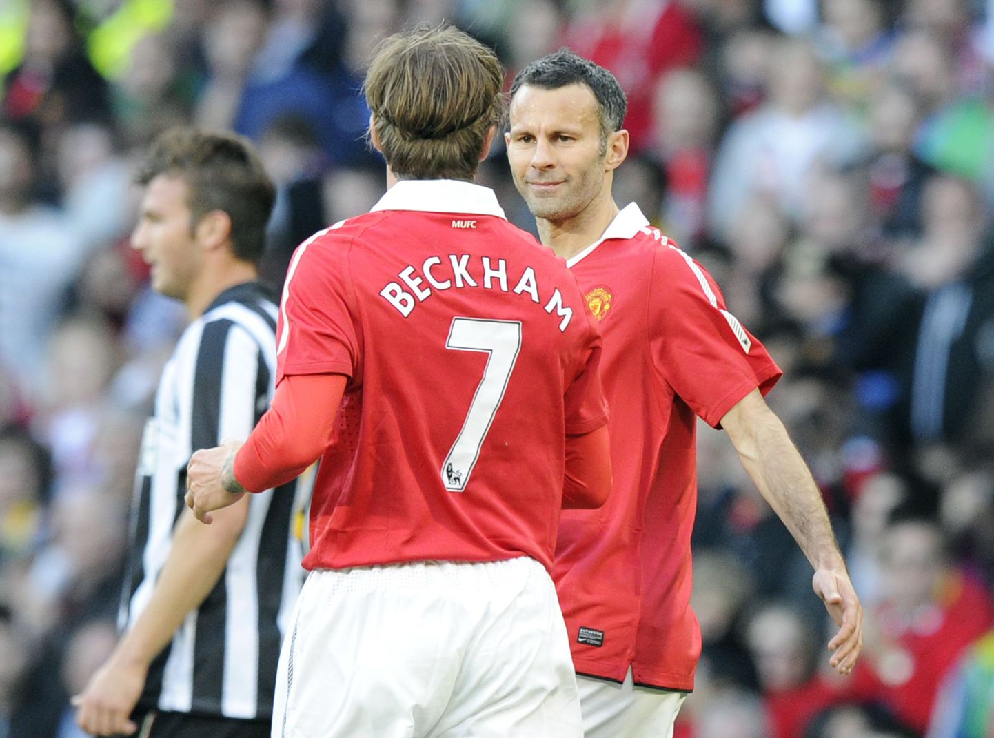 Vanad sõbrad Giggs ja Beckham mängimas Gary Neville'i lahkumismängul Juventuse vastu.