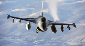 Американский истребитель сбил сирийский военный самолет