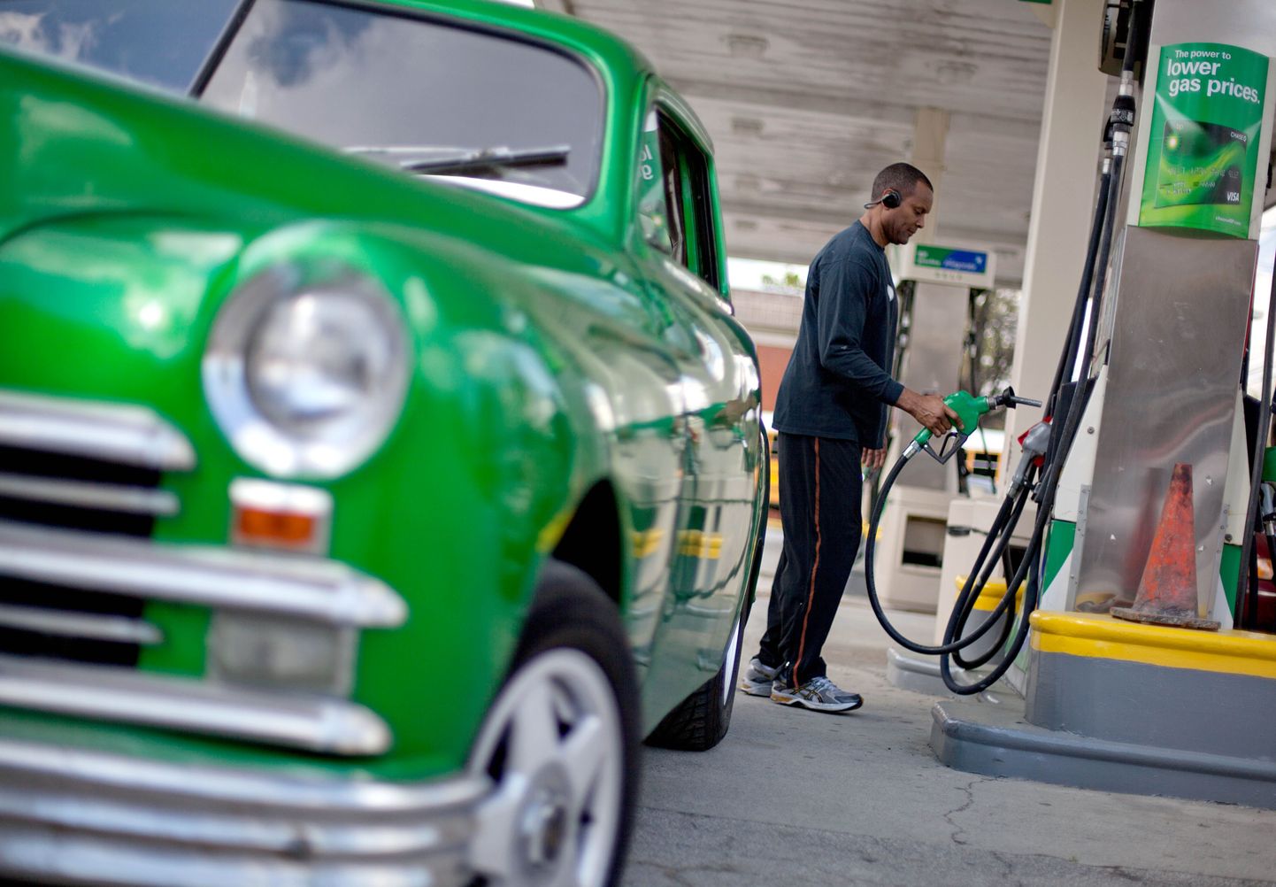 Briti bensiinimüüjad süüdistavad valitsust kütusekriisi tekitamises