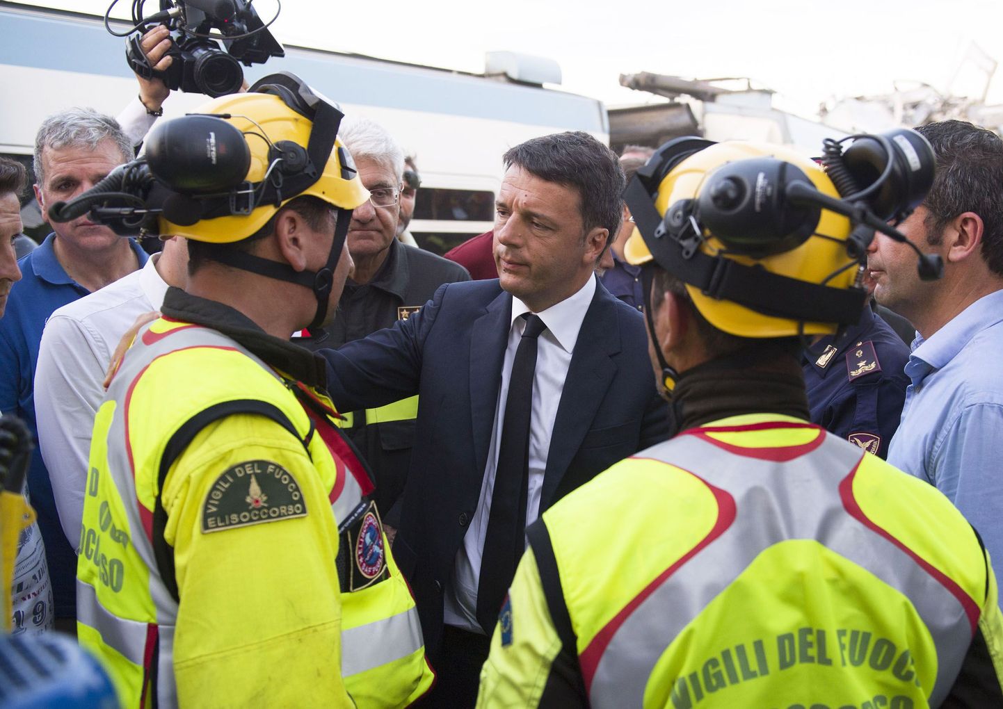 Itaalia peaminister Matteo Renzi Puglias rongiõnnetuspaigas