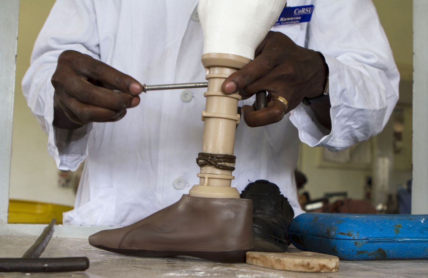 3D-tehnoloogia abil jalaproteesi valmistamine Ugandas
