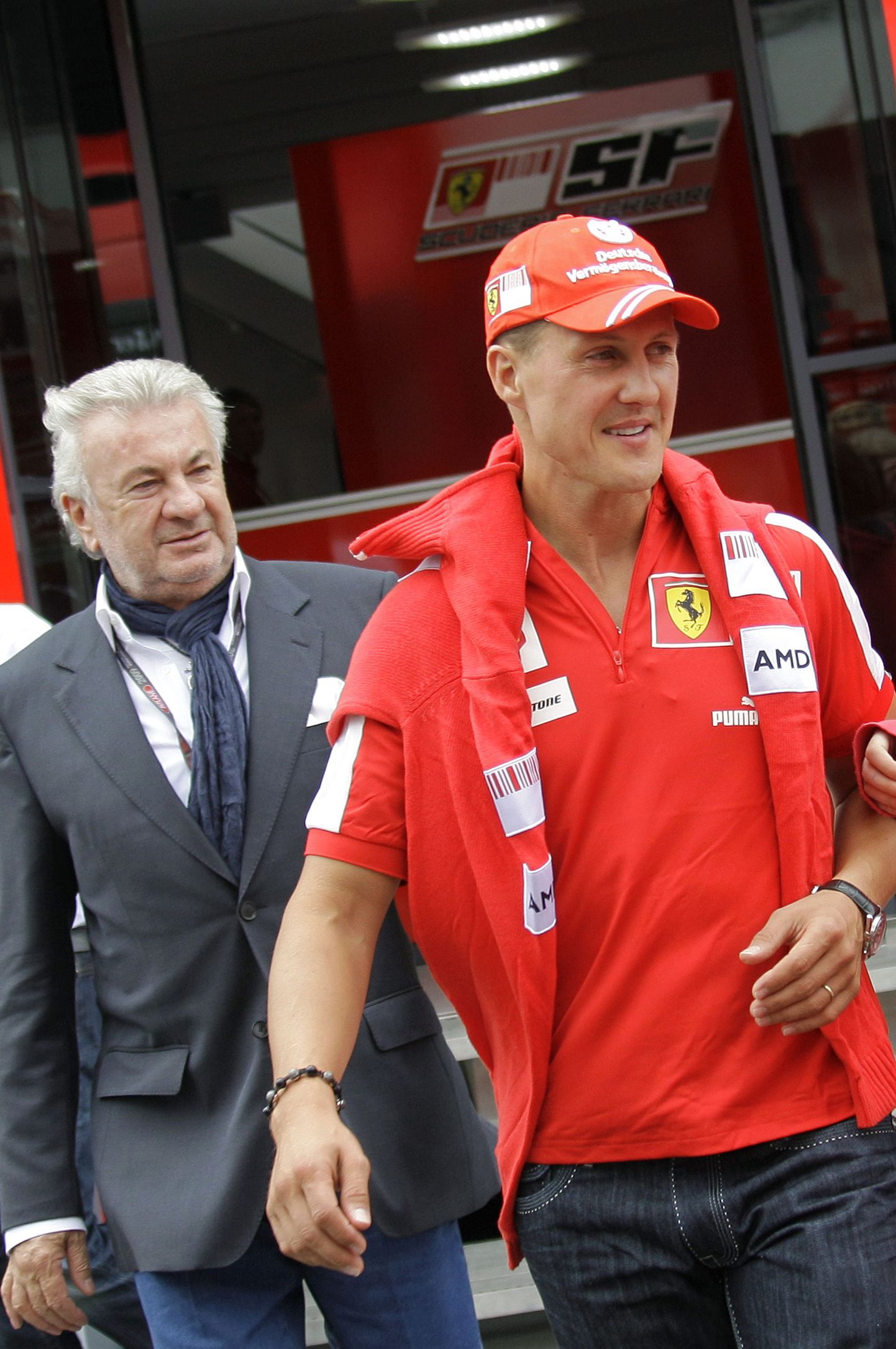 Michael Schumacher ja Willi Weber 2009. aastal.