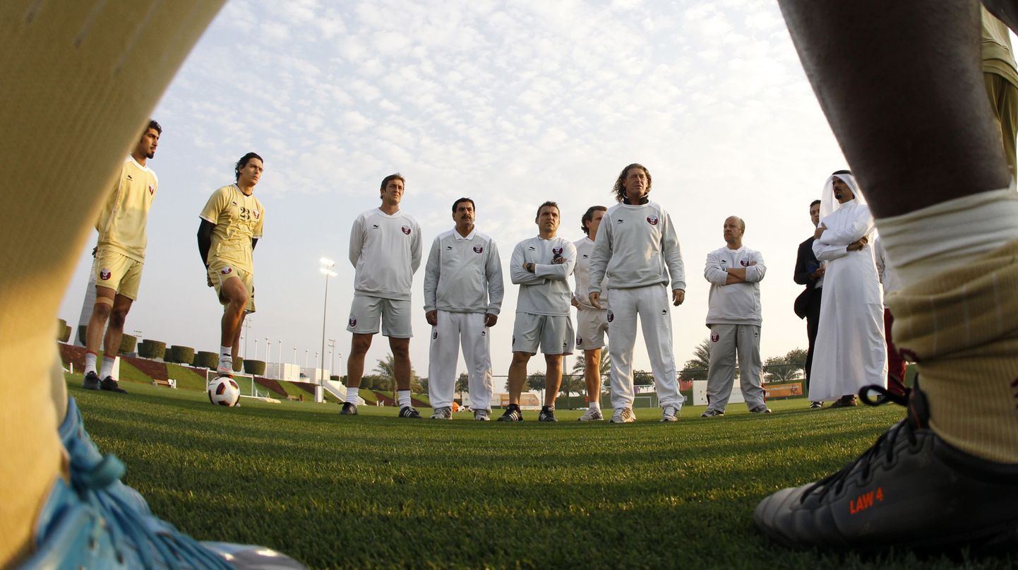 Katari jalgpallikoondise mängijad.