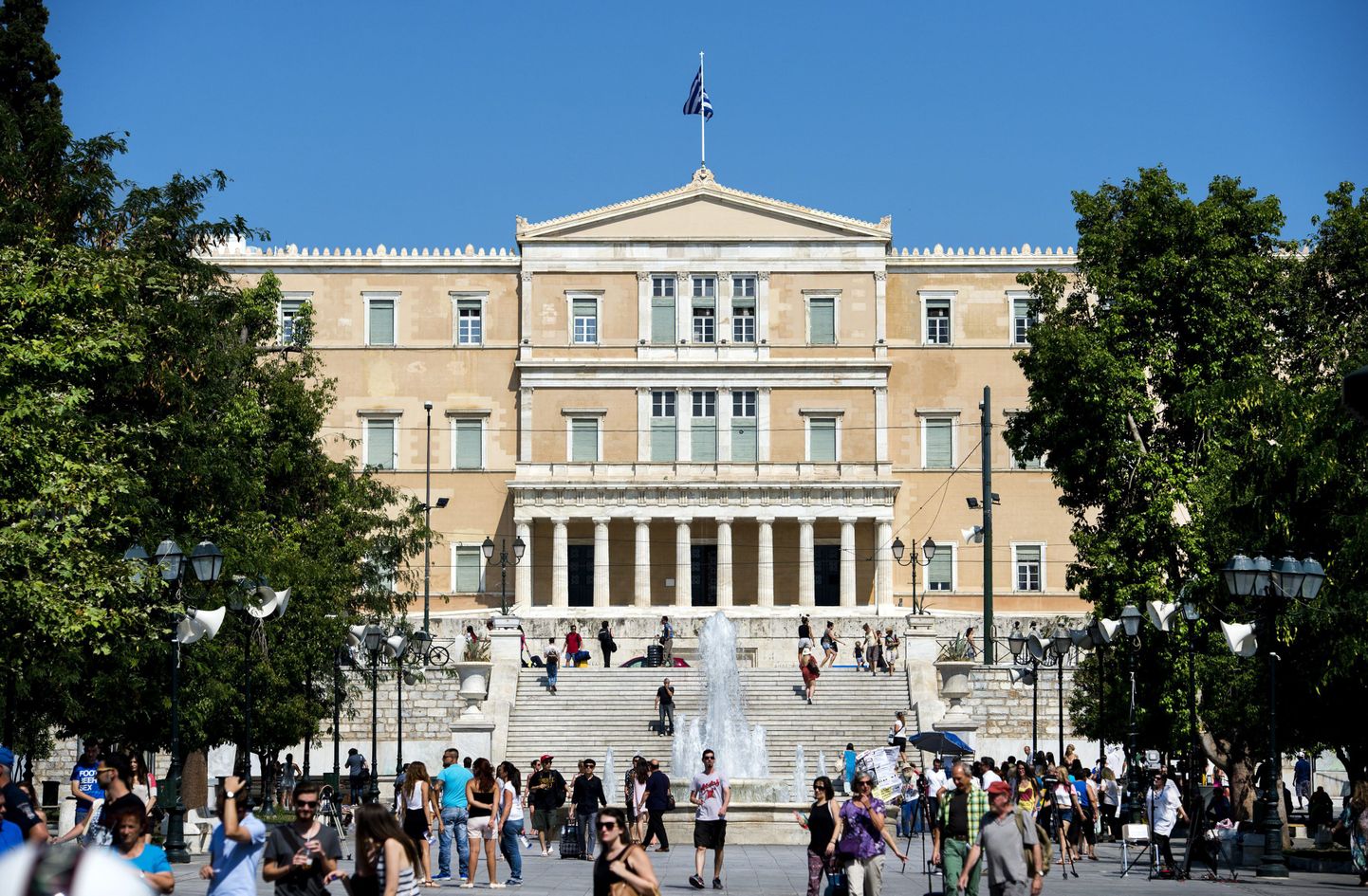 Kreeka parlamendihoones on täna ees ärevad hetked.