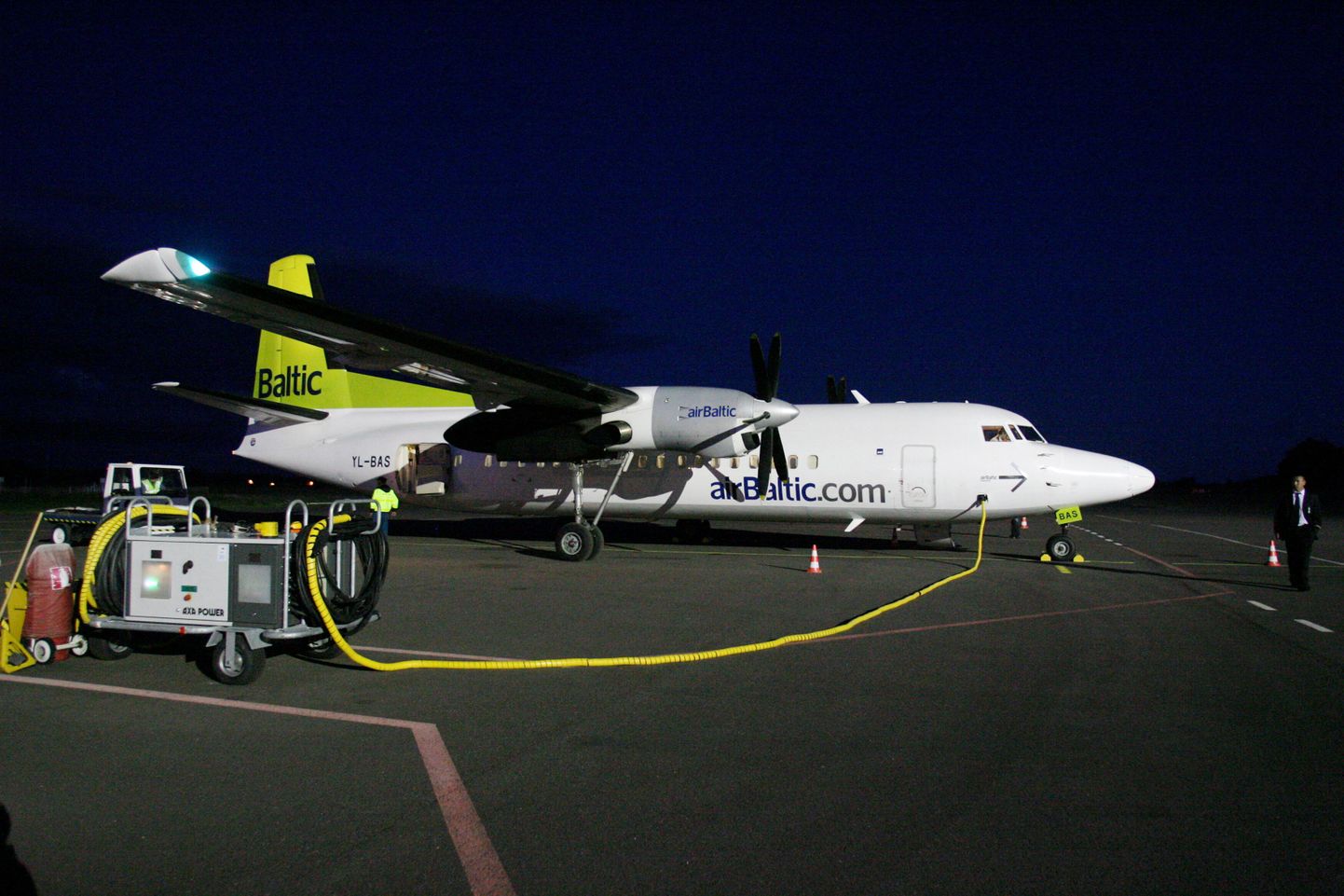 Lennuk, millega Air Baltic soovijaid Tartu ja Riia vahel sõidutab.