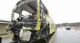 Raskes avariis hukkus liinibussijuht
