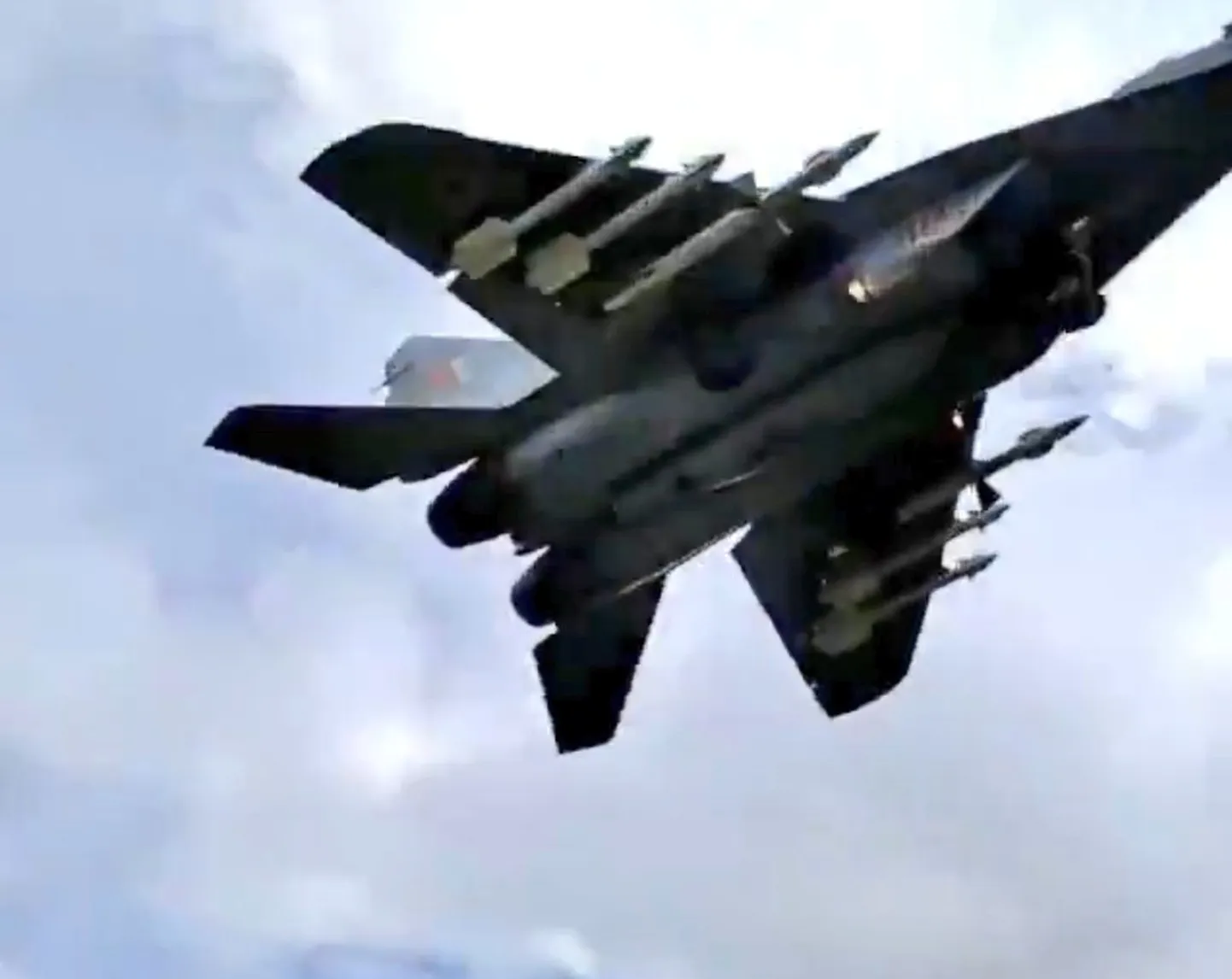 Valgevene Mig-29 maandumas.