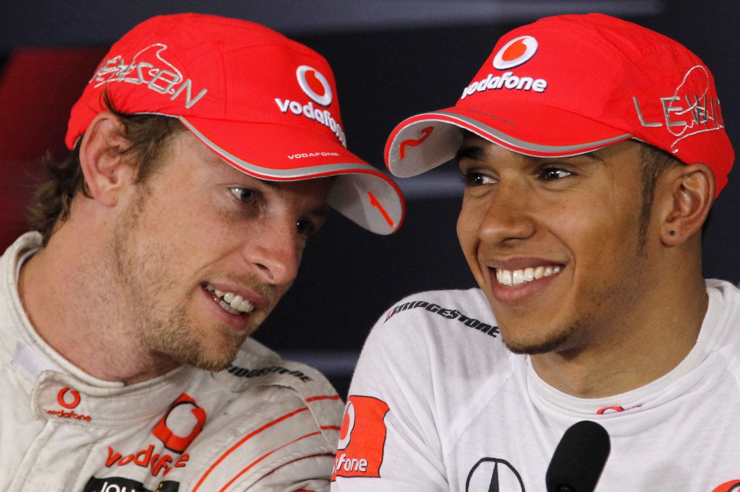 McLareni piloodid Lewis Hamilton (paremal)ja Jenson Button.