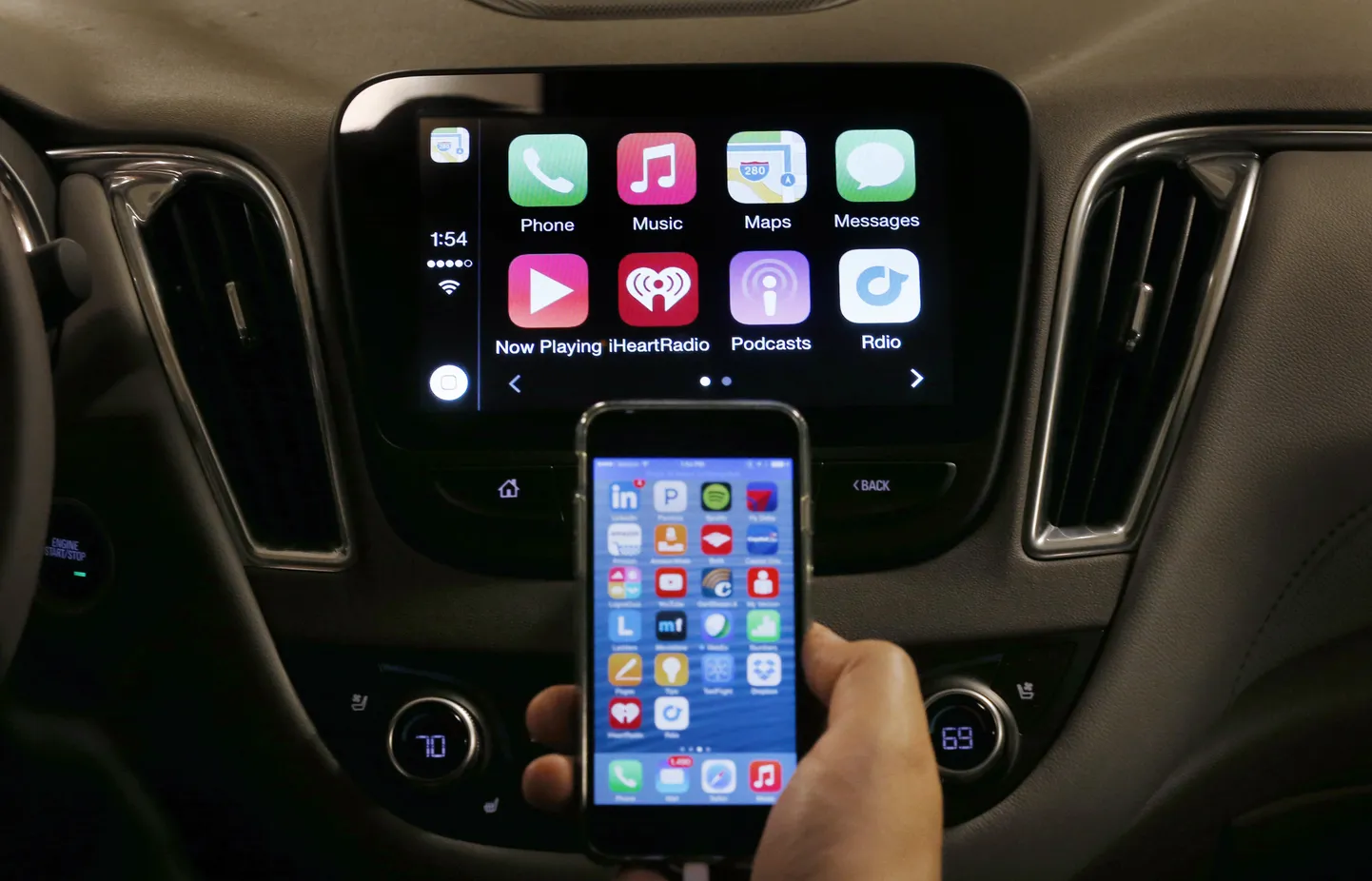 Automašīna ar Apple CarPlay sistēmu. Ilustratīvs attēls