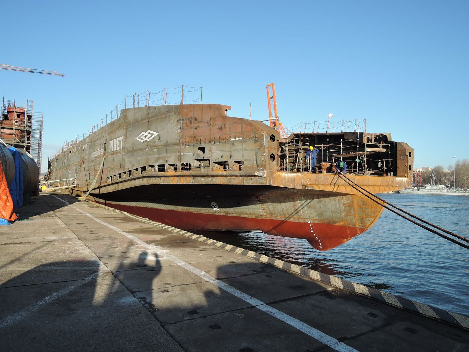 Tänavu 29. jaanuaril Poolas vette lastud parvlaeva Piret ei jõua ehitaja ilmselt tähtajaks valmis.