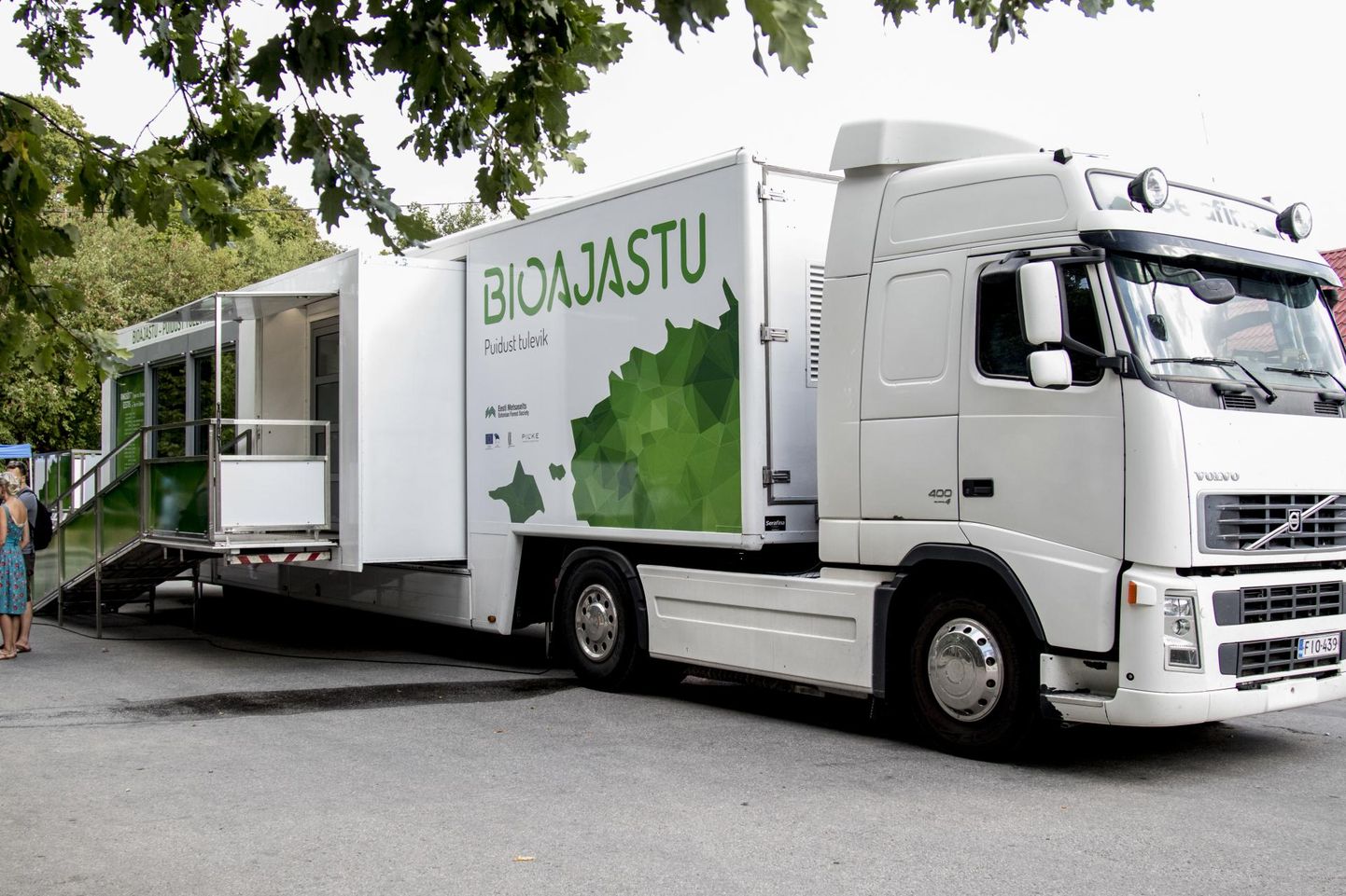 Eesti metsaseltsi korraldatud näitus «Bioajastu» tutvustab puidu kasutamise võimalusi.